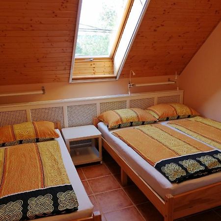 Karpatia Panzio Bed and Breakfast Esztergom Eksteriør billede
